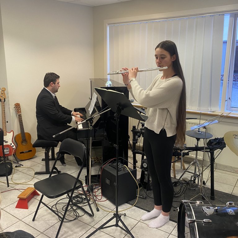 6cd06ba2-befd-469d-a525-7b6ca17ec990