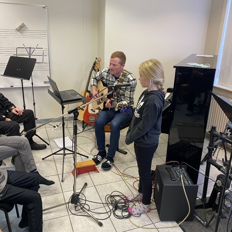 a7fcbc9b-d5c6-46b4-a9d7-e28e2b534ecc