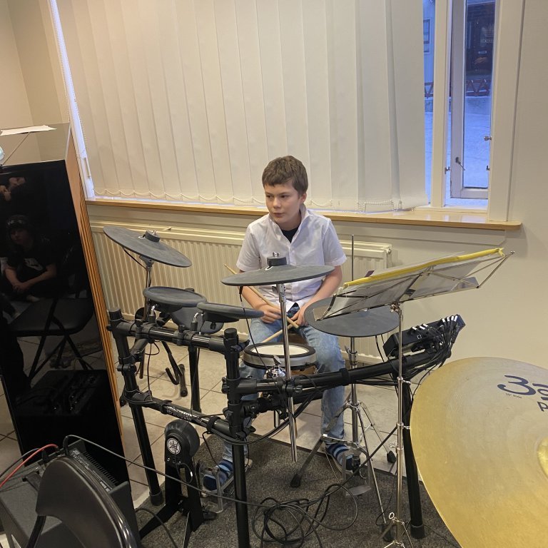 babcd587-ff79-4739-915f-8b558469a76a