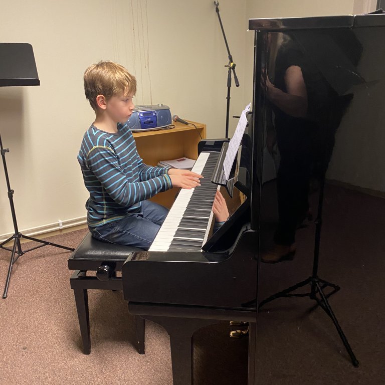 c8765c93-d23e-4ddc-aa26-7363fac1a6f7