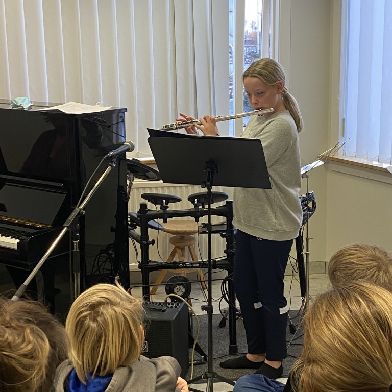 f2d718d5-626d-45fc-b759-70184b2e4779