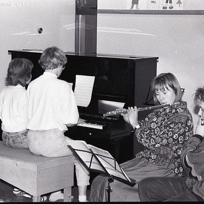 tvaer-othekktar-jane-og-holmfridur-oddsd