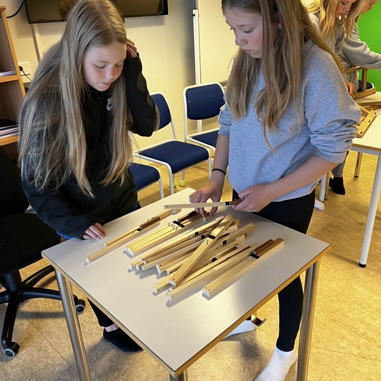 2eda9ed8-9ba5-45e4-a140-5b5261c722a1