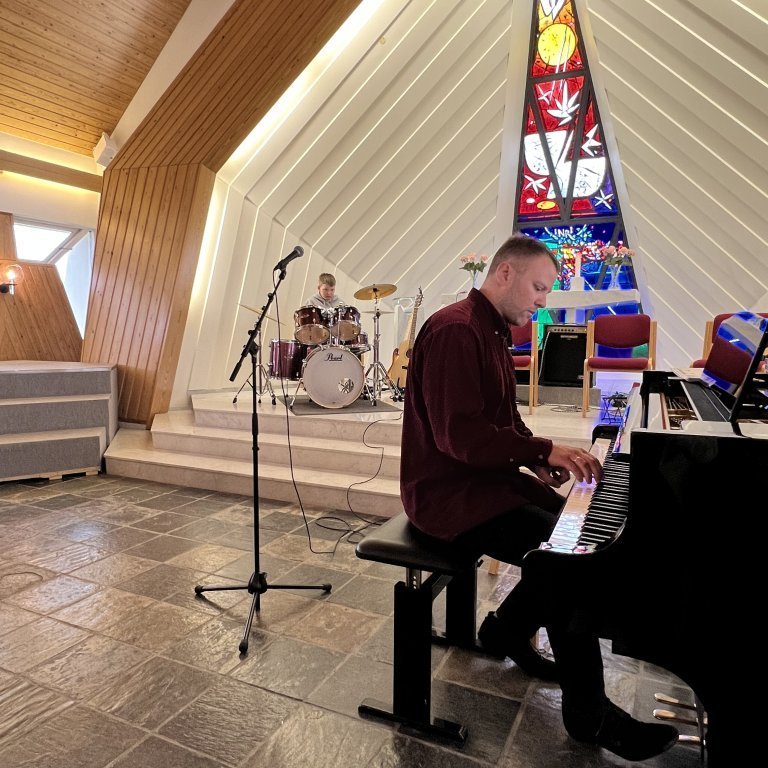 d5aec4dd-3254-4692-b79e-b382994427f8