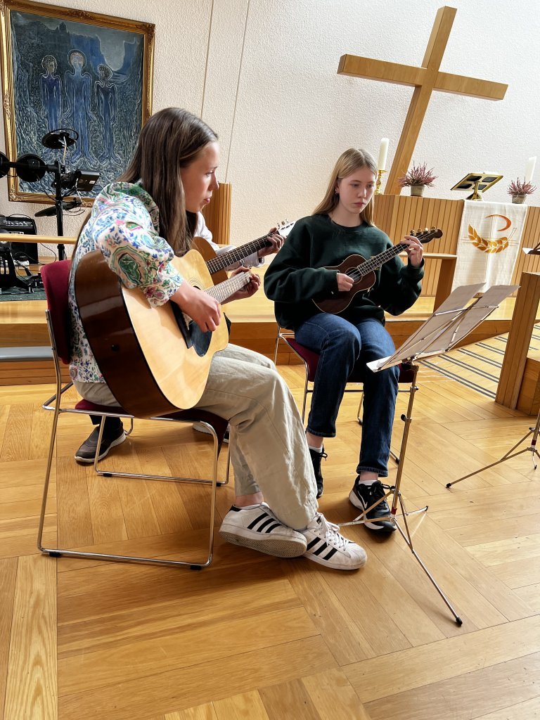 Elísabet og Anna Karlotta